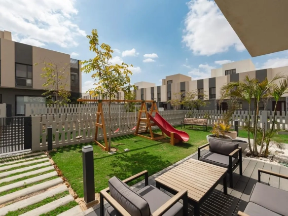 مقارنة بين مدينة الشروق و القاهرة الجديدة Comparison between Shorouk City and New Cairo