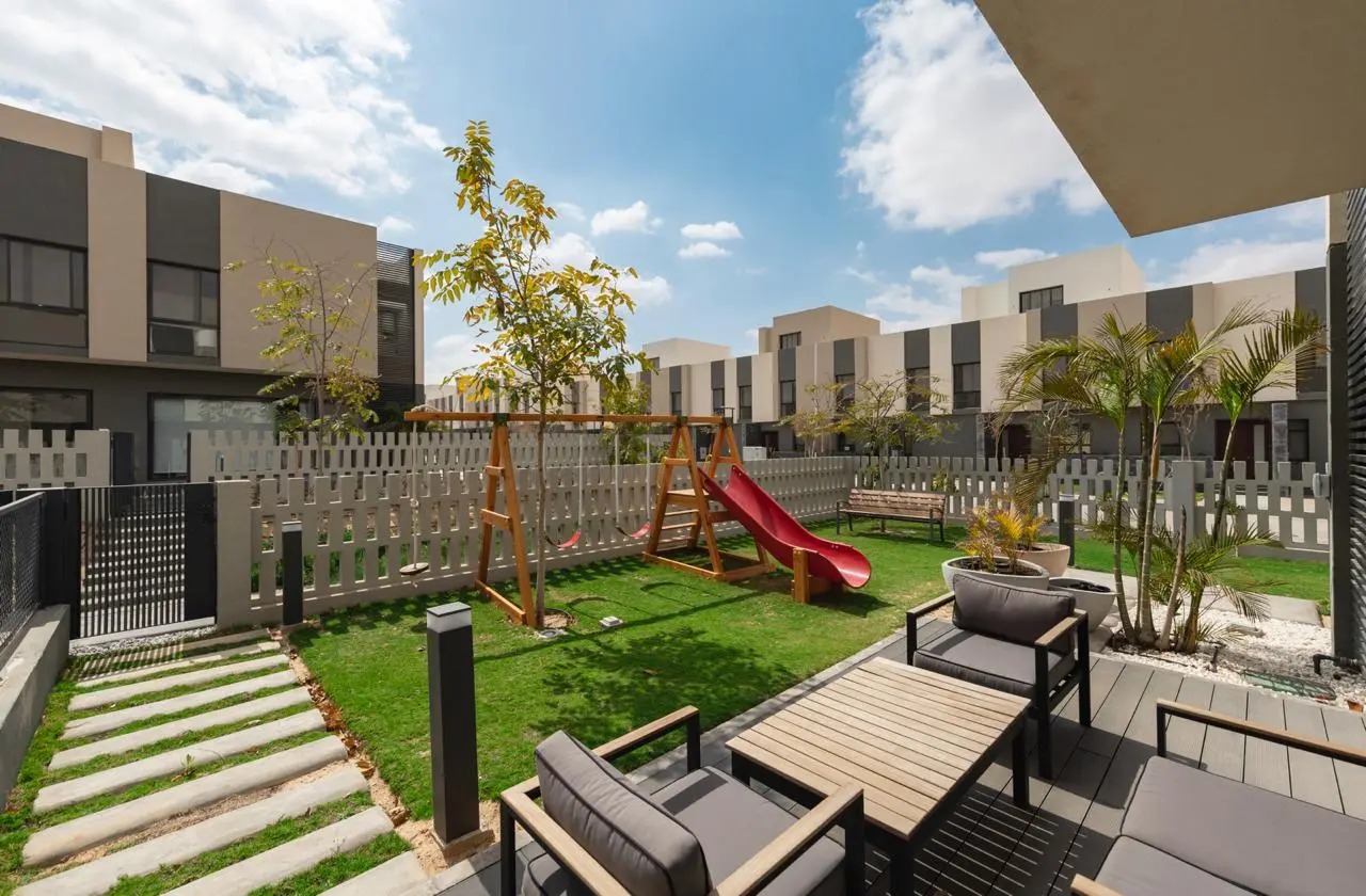 مقارنة بين مدينة الشروق و القاهرة الجديدة Comparison between Shorouk City and New Cairo مقارنة بين مدينة الشروق و القاهرة الجديدة Comparison between Shorouk City and New Cairo